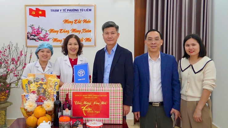 Lãnh đạo phường Từ Liêm thăm, động viên lực lượng trực Tết  - ảnh 3