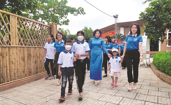 Các cấp Hội Phụ nữ lan tỏa hiệu quả chương trình “Mẹ đỡ đầu” - ảnh 2