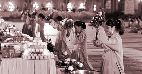 Lễ Vu Lan ở chùa: Vừa trang trọng, vừa phòng chống dịch Covid-19 - ảnh 1