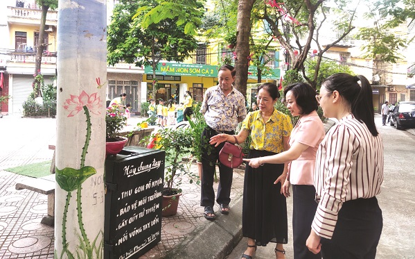 Môi trường xanh, sạch, đẹp nhờ bàn tay phụ nữ - ảnh 2