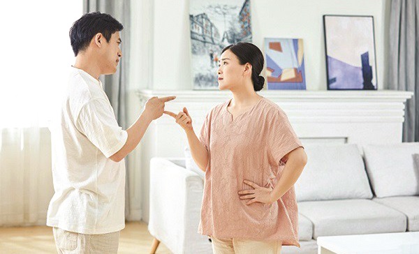 Khóc dở mếu dở khi vợ học theo lối sống “tối giản” - ảnh 4