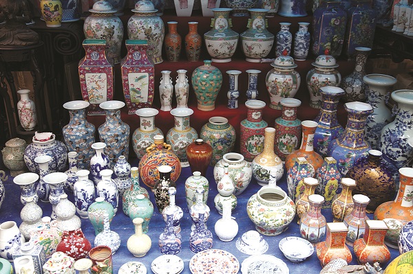Chợ đồ cổ trên phố cổ Hà Thành - ảnh 4