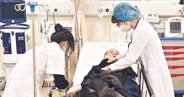 Tết của bác sĩ... trực cấp cứu - ảnh 2