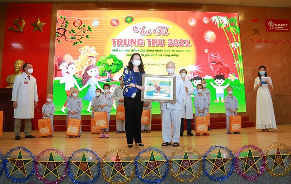 Như đóa hướng dương hướng về ánh mặt trời - ảnh 1
