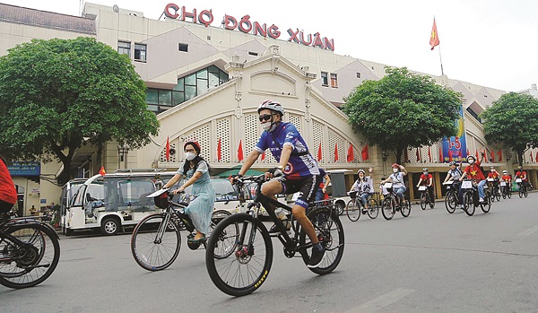 Hà Nội thu hút du khách với nhiều sản phẩm du lịch mới - ảnh 3