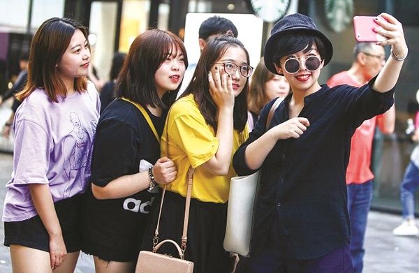 Năm 2023 mua sắm trên sàn thương mại điện tử phát triển mạnh - ảnh 1