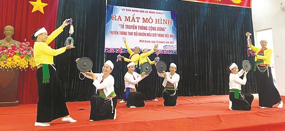 Tích cực vận động thay đổi “nếp nghĩ, cách làm” cho phụ nữ dân tộc miền núi - ảnh 2