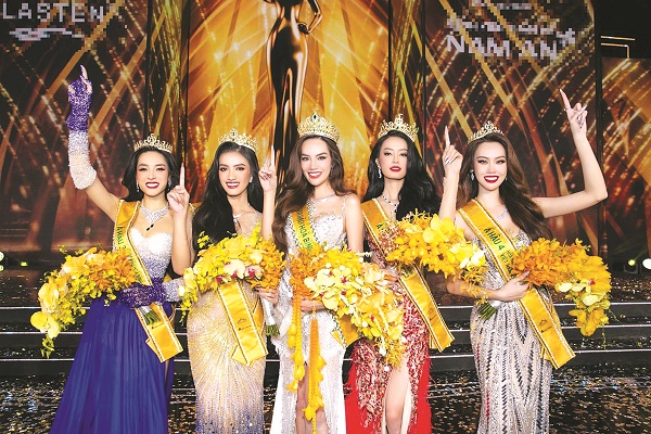 Thêm nhiều hoa hậu mới, thêm nhiều... ồn ào - ảnh 1