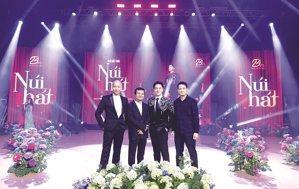 Giọng ca phi giới tính Trần Tùng Anh: “Tôi nghĩ trong cơ thể mình có hai con người” - ảnh 1