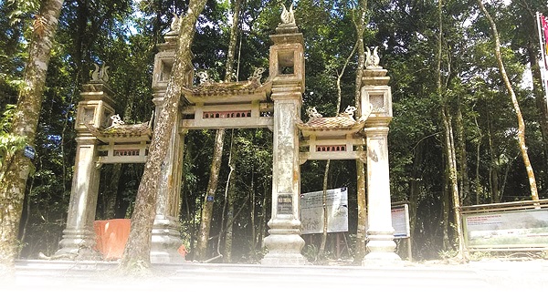Di tích đền Thượng Ba Vì: Điểm du lịch tâm linh hấp dẫn - ảnh 2