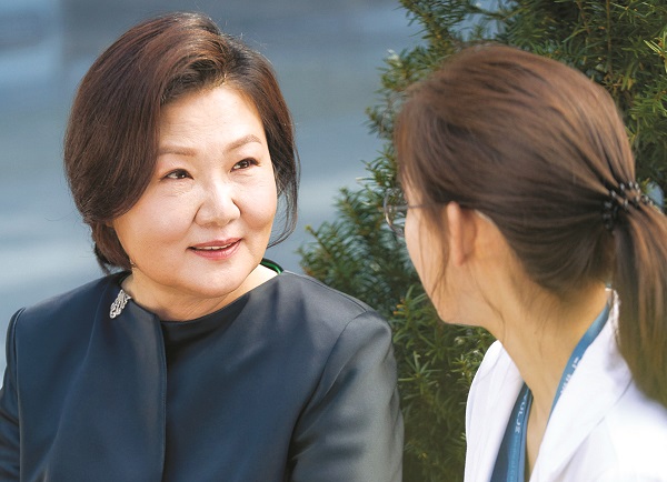 Yêu thương sai cách - ảnh 1