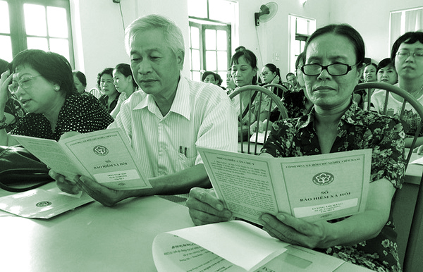 Người về hưu tiếp tục đi làm có thuộc đối tượng tham gia bảo hiểm xã hội bắt buộc? - ảnh 1