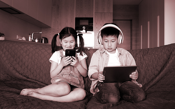 Cách hay kiểm soát con chơi điện tử - ảnh 1
