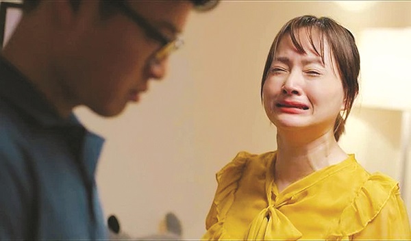 Khổ vì bị mẹ chồng... soi - ảnh 1