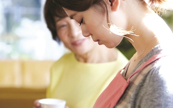 Khổ vì bị mẹ chồng... soi - ảnh 2