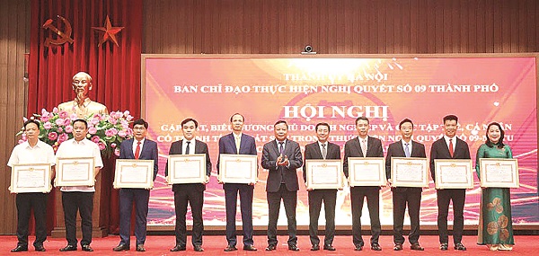 Quyết tâm cao, kiên trì, bền bỉ tìm giải pháp phù hợp đưa nghị quyết vào cuộc sống - ảnh 2