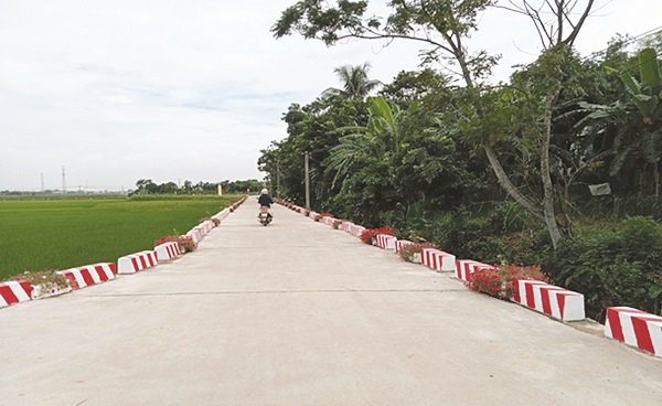 Phụ nữ xã Khánh Thượng: Hiến đất mở đường, góp phần xây dựng nông thôn mới - ảnh 2