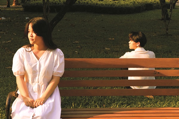 Người ngoài - ảnh 1
