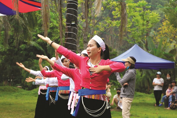 Nhiều hoạt động thiết thực, hiệu quả góp phần nâng cao vai trò vị thế của phụ nữ - ảnh 2