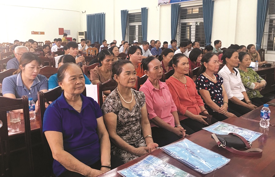 Đầu tư xứng tầm cho công tác dân tộc ở Thủ đô - ảnh 2