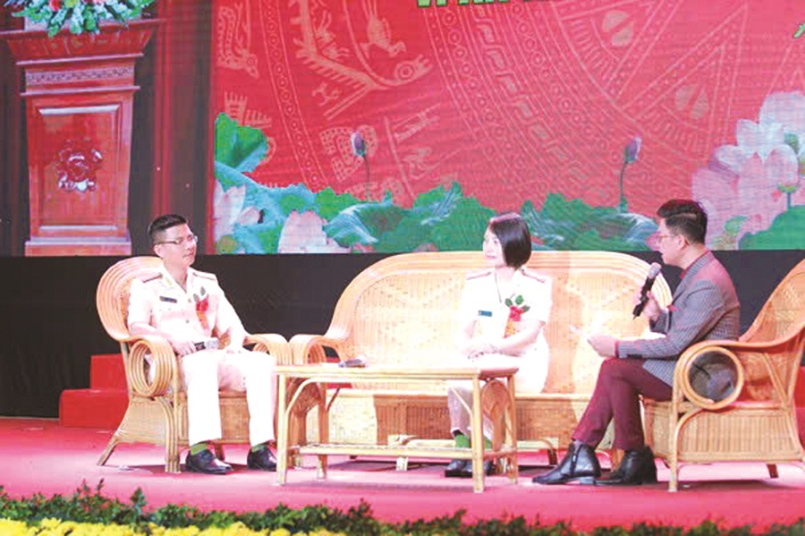 “Bông hồng thép” góp sức vì bình yên cho Thủ đô - ảnh 1