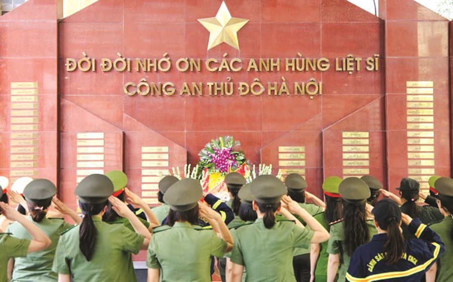 Tri ân những con người góp phần làm nên lịch sử - ảnh 2