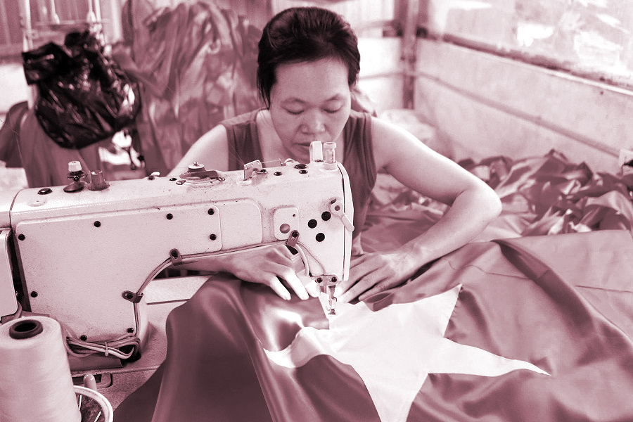 Tinh thần yêu nước trên từng góc phố - ảnh 1