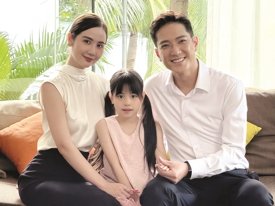 Nữ “tổng tài” từ màn ảnh tới đời thực! - ảnh 2