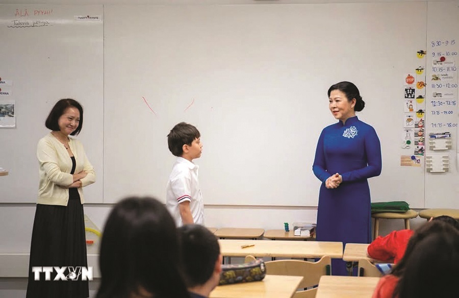 Cậu bé gốc Việt vinh dự được đọc thơ cho Phu nhân Ngô Phương Ly - ảnh 2