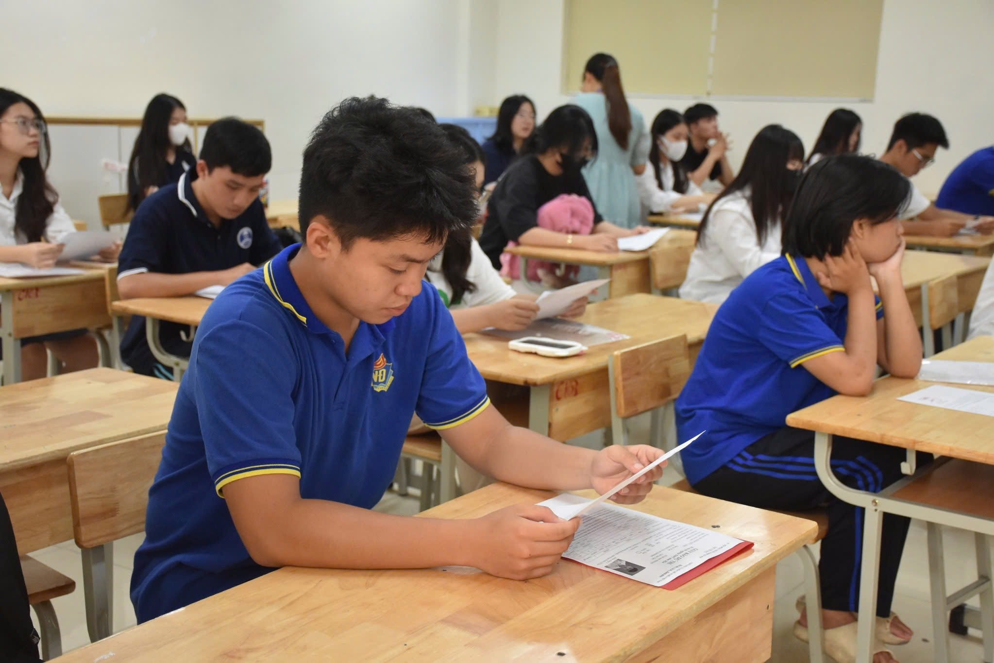 Đặt giáo dục vào trọng tâm chiến lược phát triển - ảnh 1