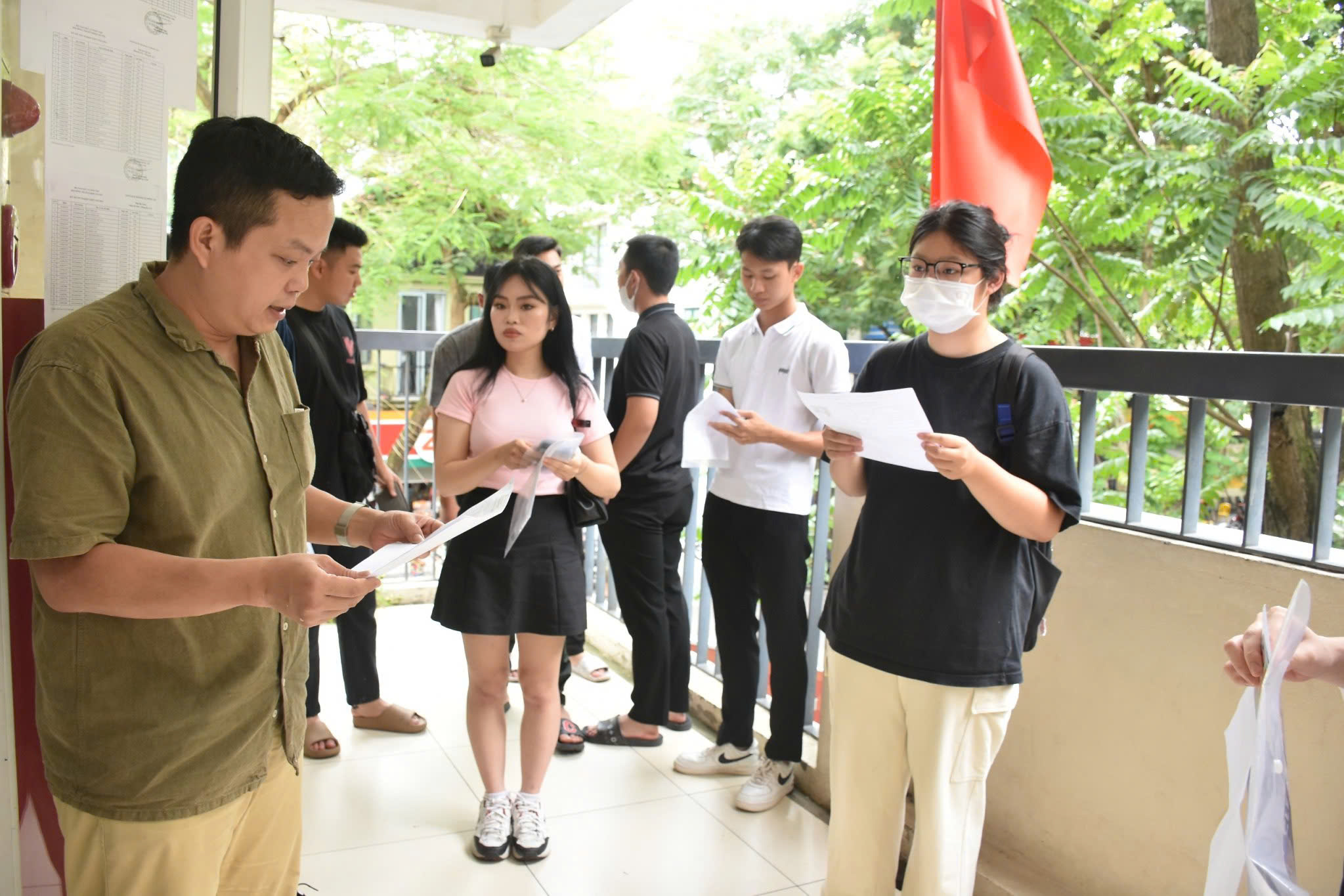 Đặt giáo dục vào trọng tâm chiến lược phát triển - ảnh 2