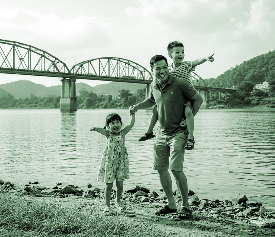 Yêu con theo cách của... bố - ảnh 1