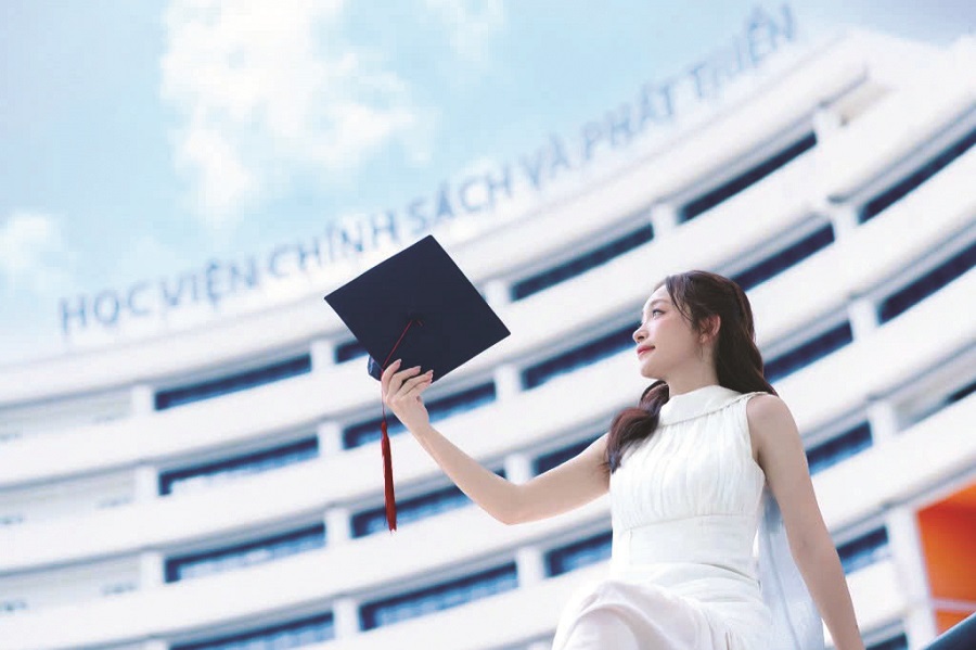 Trở thành thủ khoa nhờ giữ lời hứa với chính mình - ảnh 1