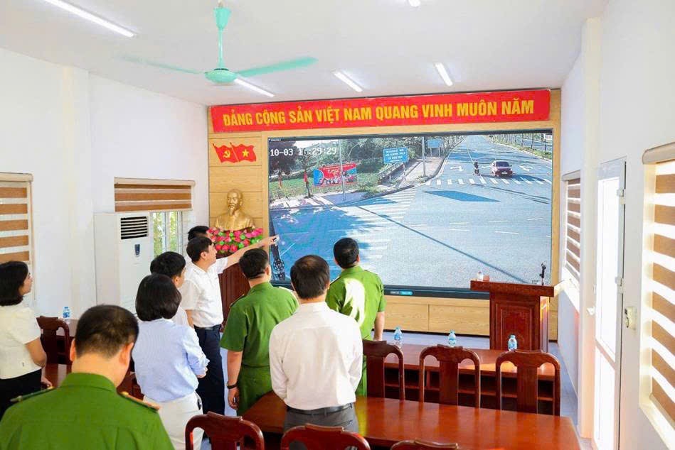 Công an Hà Nội tăng cường bám cơ sở, giữ vững bình yên từ gốc - ảnh 12