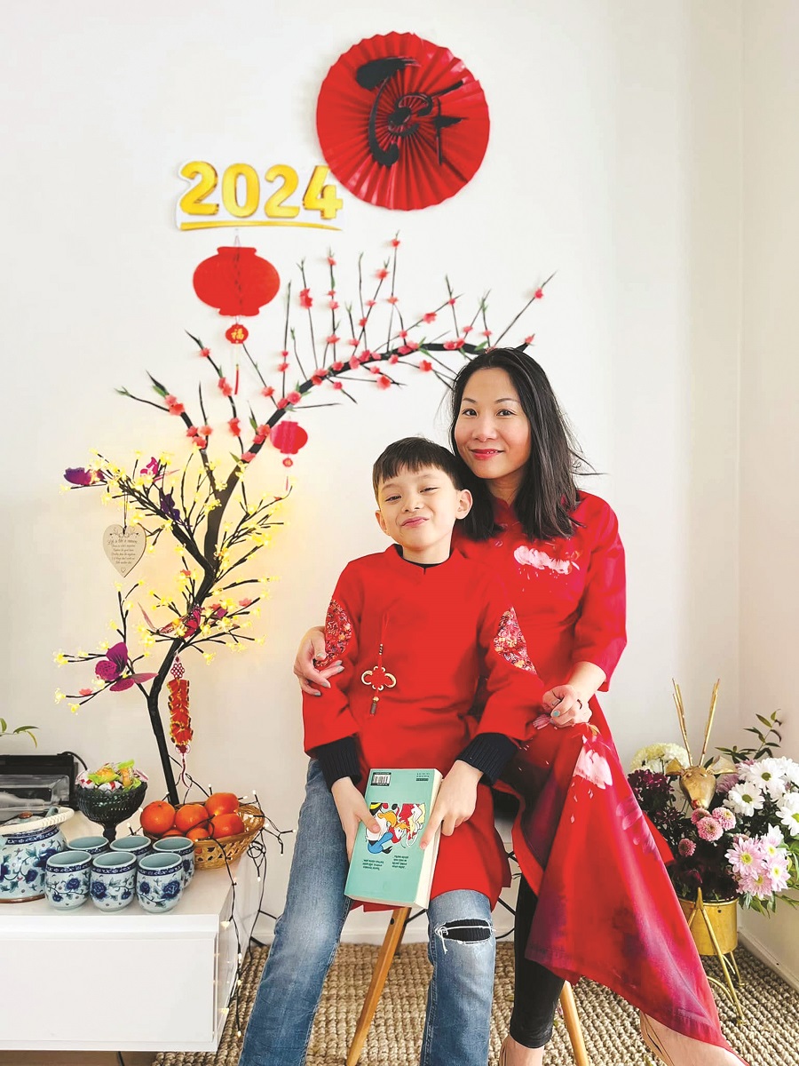 “Trao truyền” cho con hơi ấm Tết quê hương - ảnh 2