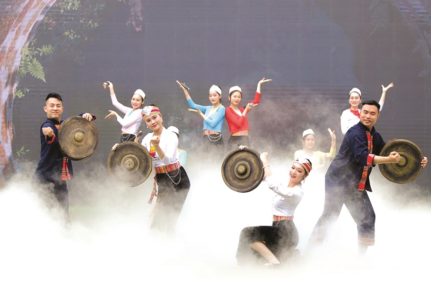 Xuân về trên vùng núi Tản - ảnh 1