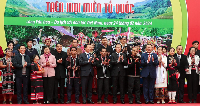 Chủ tịch nước Võ Văn Thưởng dự Ngày hội Sắc xuân trên mọi miền Tổ quốc - ảnh 3