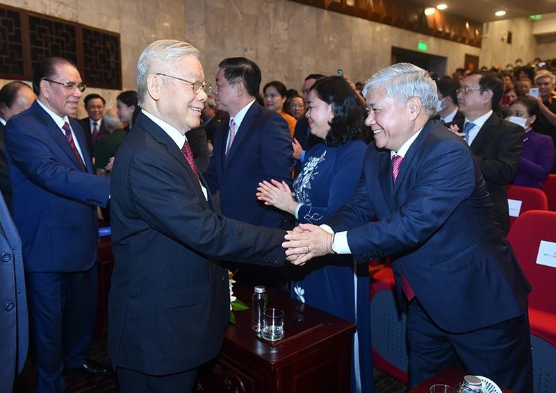 “Việt - Lào hai nước chúng ta, tình sâu hơn nước Hồng Hà, Cửu Long” - ảnh 1