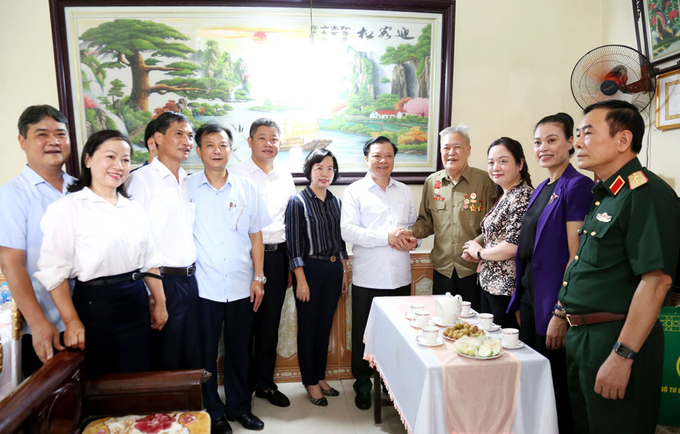 Công tác chăm lo các gia đình chính sách là nhiệm vụ cao quý, tình cảm và ân nghĩa sâu sắc - ảnh 1