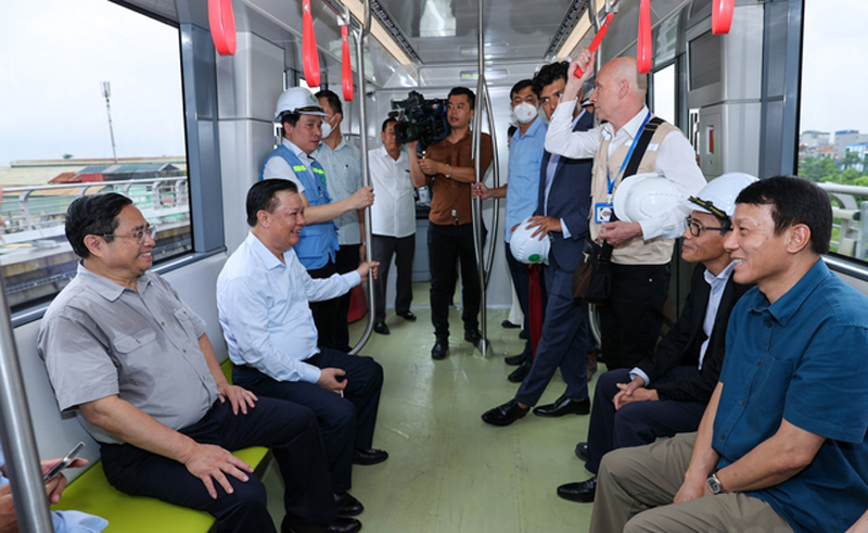 Thủ tướng Phạm Minh Chính yêu cầu đẩy nhanh tiến độ xây dựng tuyến đường sắt đoạn Nhổn - ga Hà Nội - ảnh 1