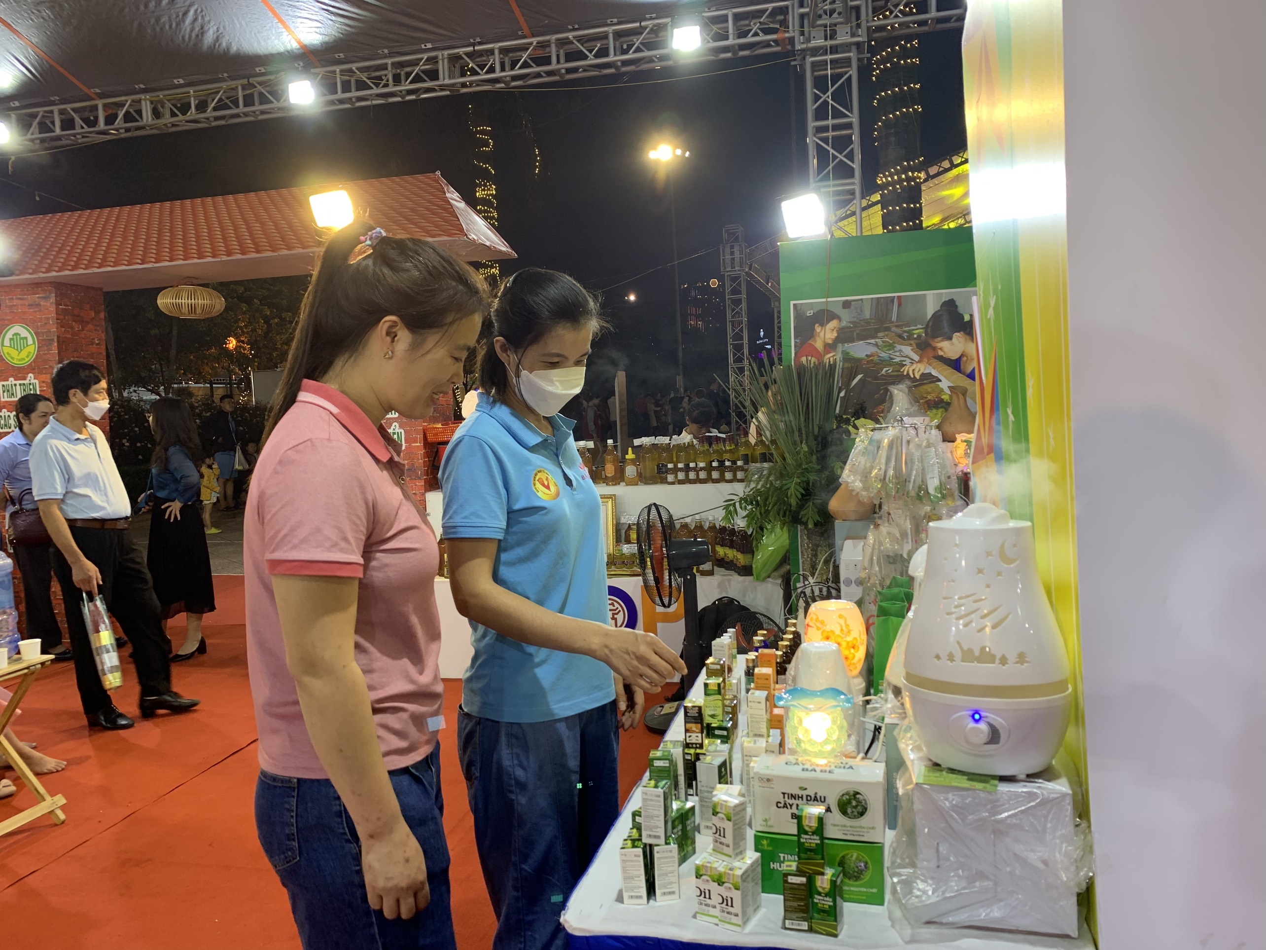 Giới thiệu sản phẩm OCOP gắn với văn hóa miền Trung - Tây Nguyên - ảnh 2
