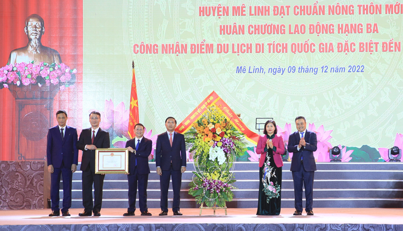  Huyện Mê Linh đón nhận danh hiệu đạt chuẩn nông thôn mới - ảnh 2