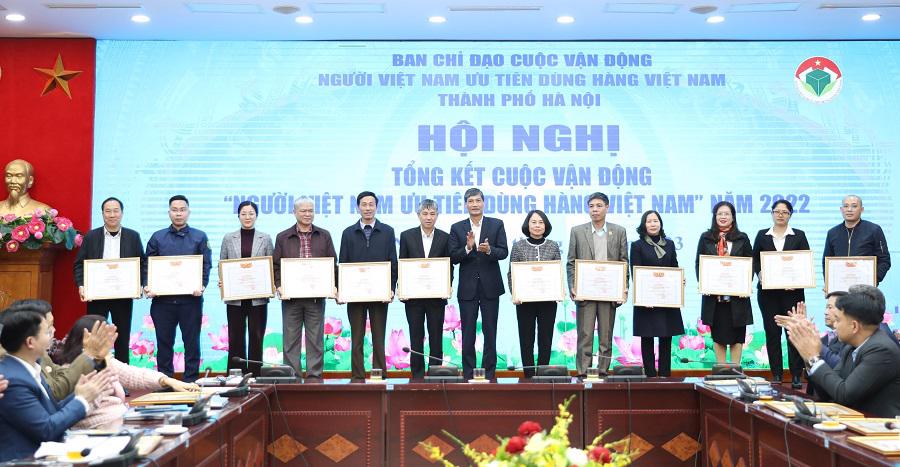 Hoàn thiện hệ thống thương mại, tạo sản xuất trong nước để không xảy ra “chảy máu” ngoại tệ - ảnh 1
