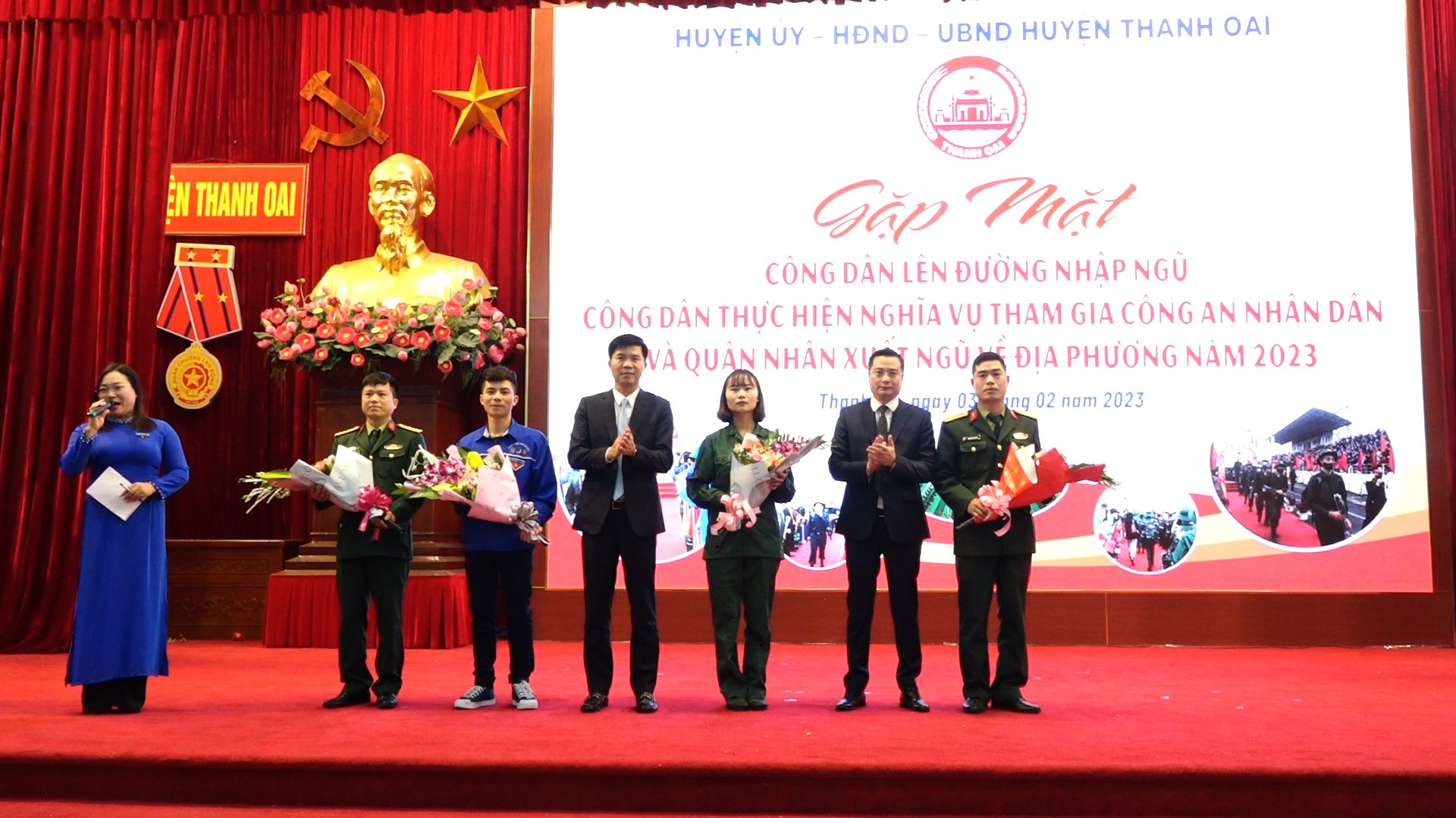 Những nữ tân binh Hà Nội tình nguyện xin vào quân ngũ - ảnh 2