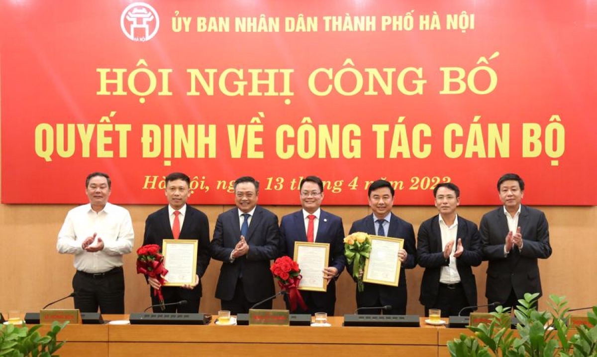 Hà Nội bổ nhiệm Giám đốc Sở Thông tin và Truyền thông và tổng biên tập báo Hà Nội mới, Kinh tế đô thị - ảnh 1