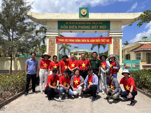 Hội Nhà báo TP Hà Nội gửi lời cảm ơn tới bộ đội Biên Phòng tỉnh Cà Mau và Kiên Giang - ảnh 1