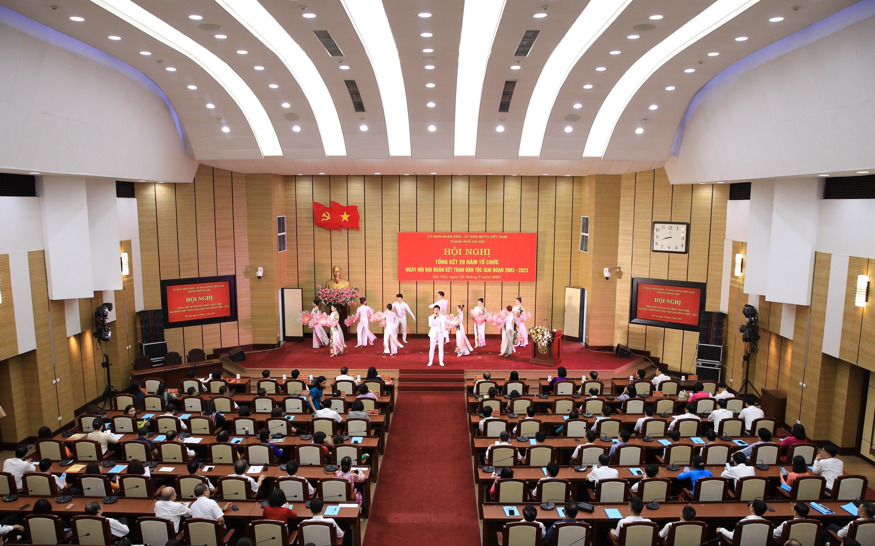 Ngày hội Đại đoàn kết toàn dân tộc góp phần bảo tồn, phát huy các giá trị văn hóa và tình đoàn kết, nghĩa đồng bào - ảnh 1