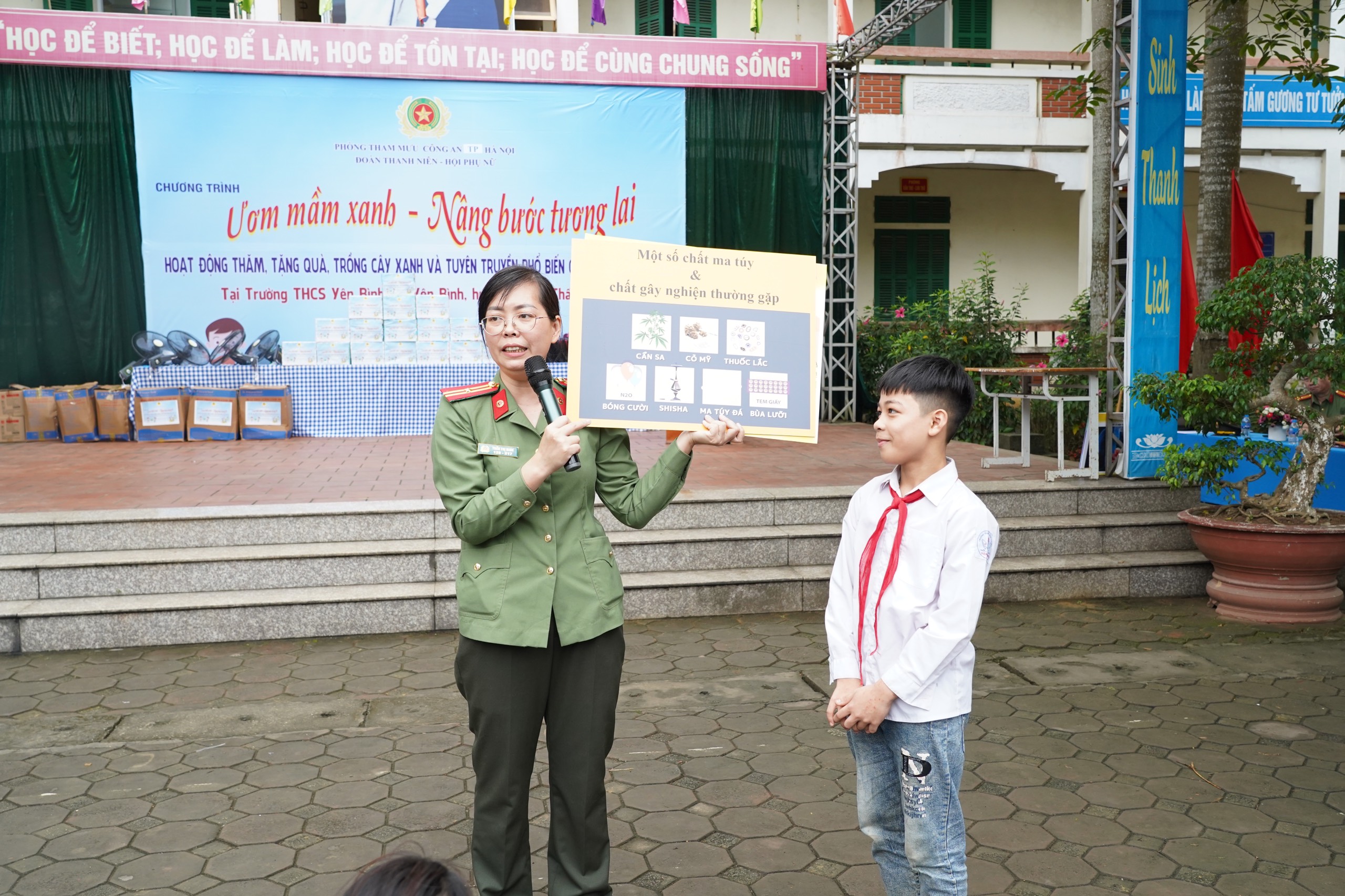Nữ công an Hà Nội “năng khiếu” với nghề và đam mê với công tác phong trào - ảnh 2