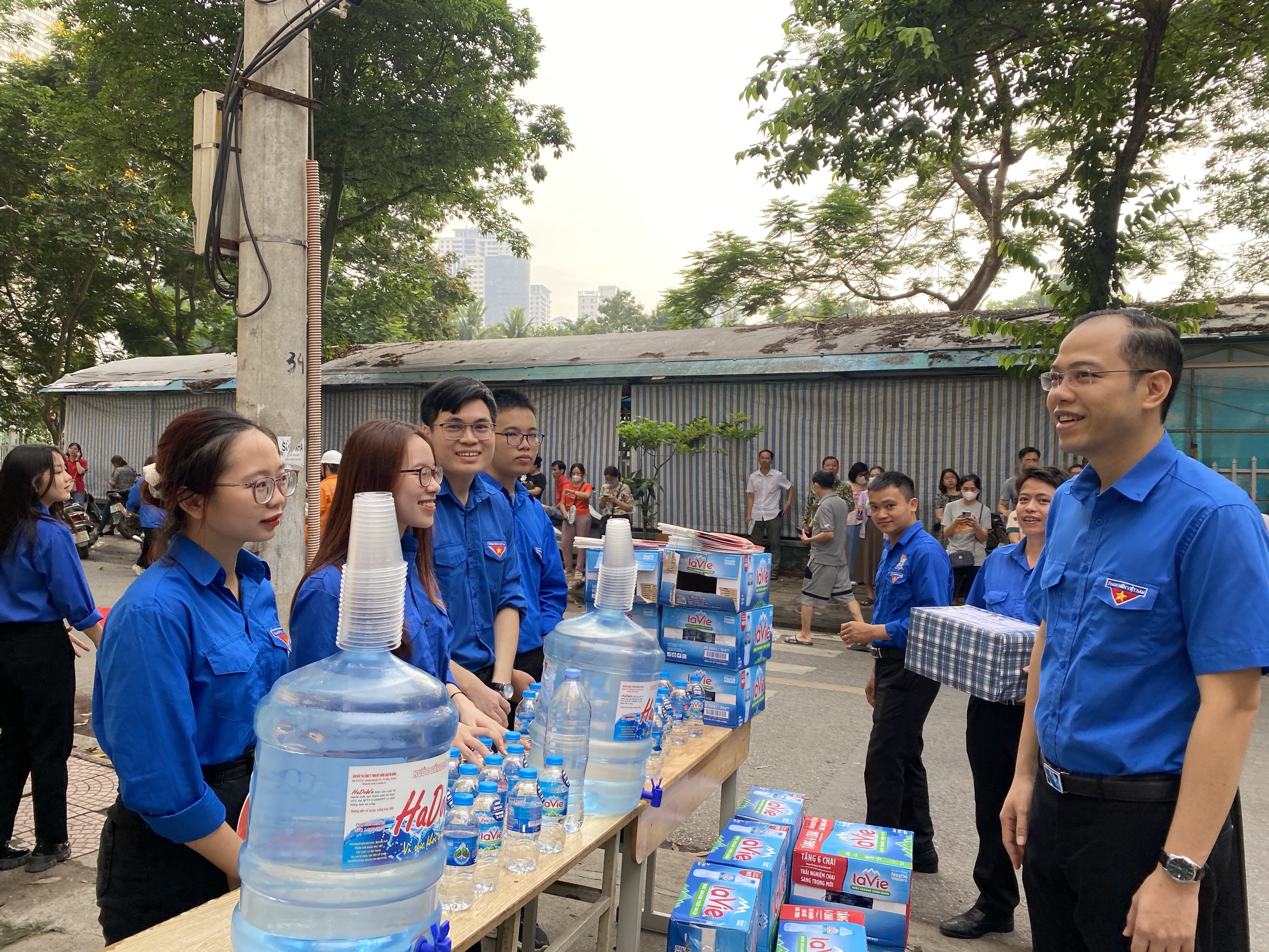 Thành đoàn Hà Nội: Nhiều hoạt động nỗ lực tiếp sức mùa thi 2023 cho kỳ thi lớp 10 - ảnh 1