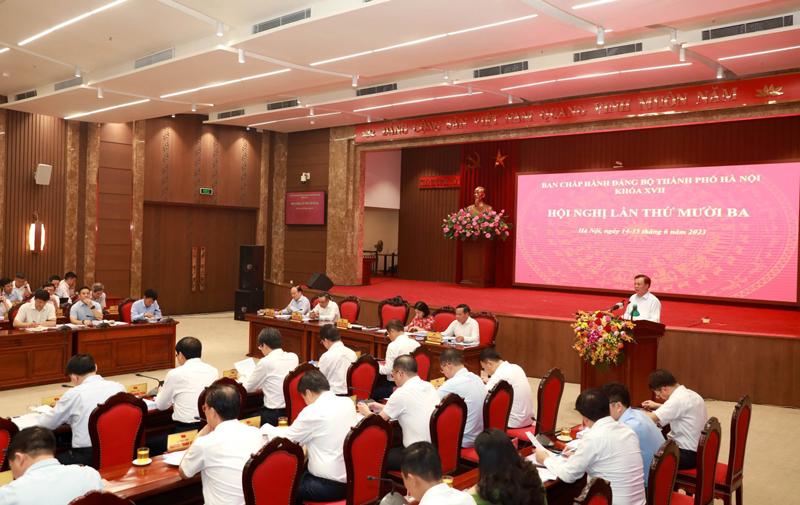 Hà Nội: Tính đến cuối nhiệm kỳ, ước tính 14/20 chỉ tiêu đạt và vượt theo kế hoạch đề ra - ảnh 1